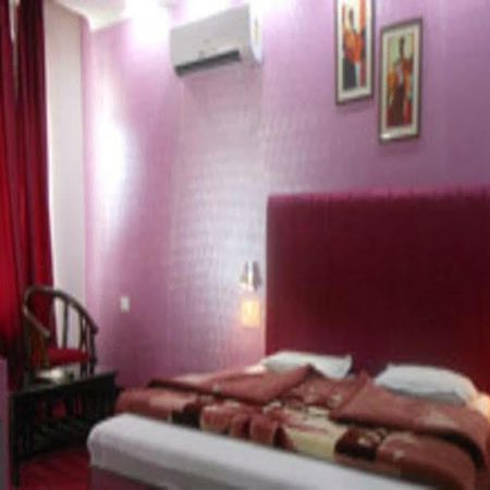 Ratan Palace Hotel Dehradun Buitenkant foto